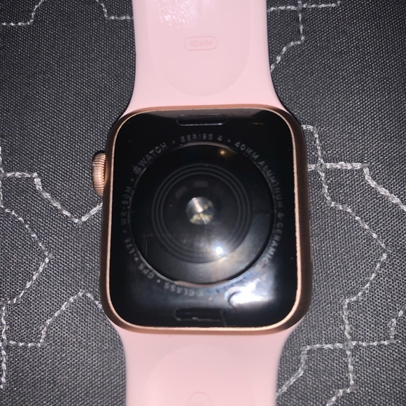 🛑SOLD🛑 Apple Watch series 4 40 mm GPS + Cellar - Picture 3 of 5